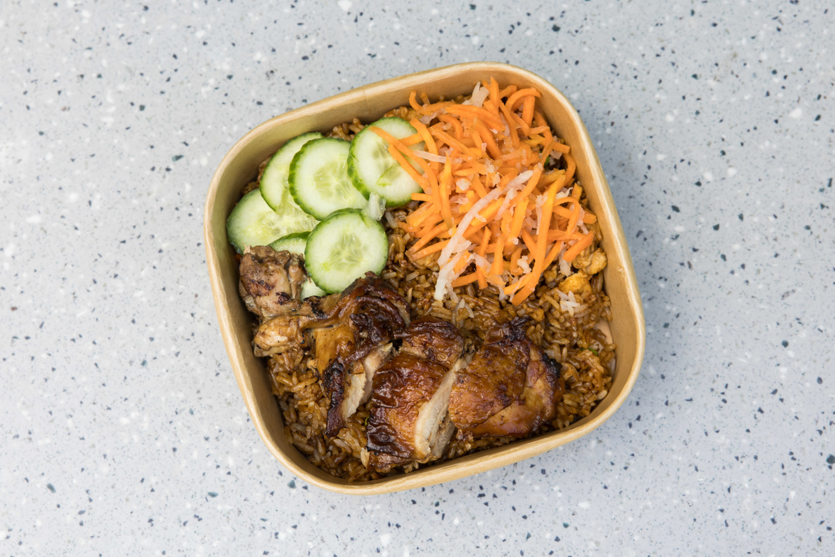 Fried chicken with salad